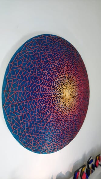 Mandala — Bleu et rouge, œuvre murale, 2024