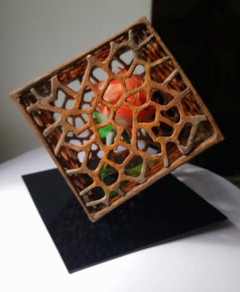 Cube ajouré — Floraison, sculpture / volume, 2024